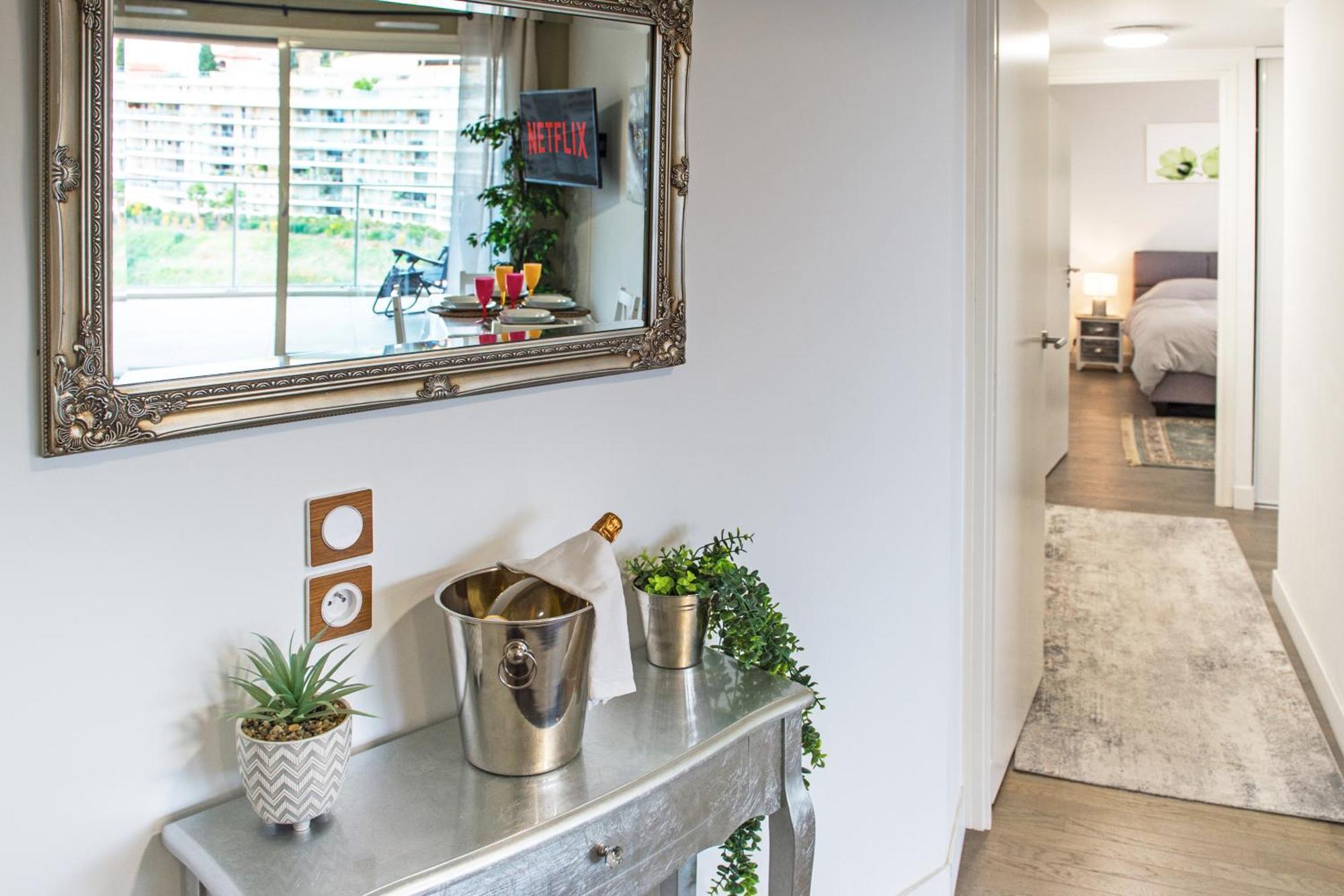 Appartement Grande Terrasse - Vue - Parking - Bk Beausoleil